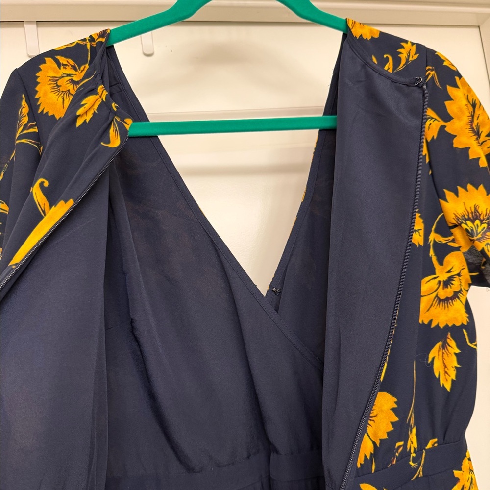 NWOT navy floral pleated dress - Picture 11 of 11